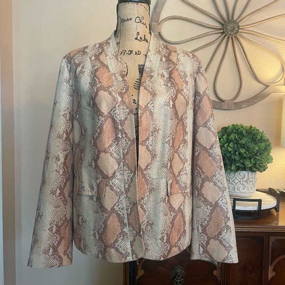 Chico’s Animal Print Open Style Jacket - Picture 15 of 16